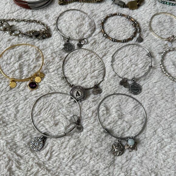 Women’s Boho Bracelet Jewelry Lot Bundle - Picture 6 of 6